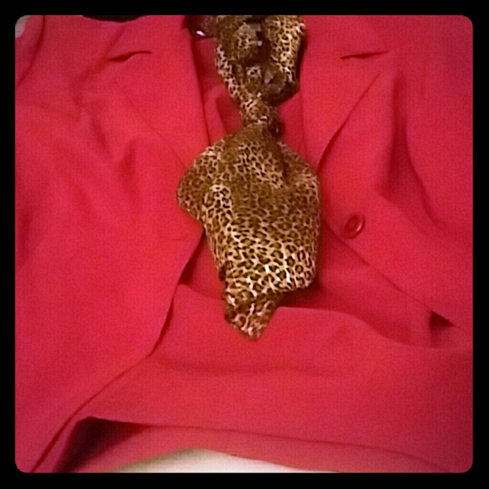 Suit with skirt and scarf
